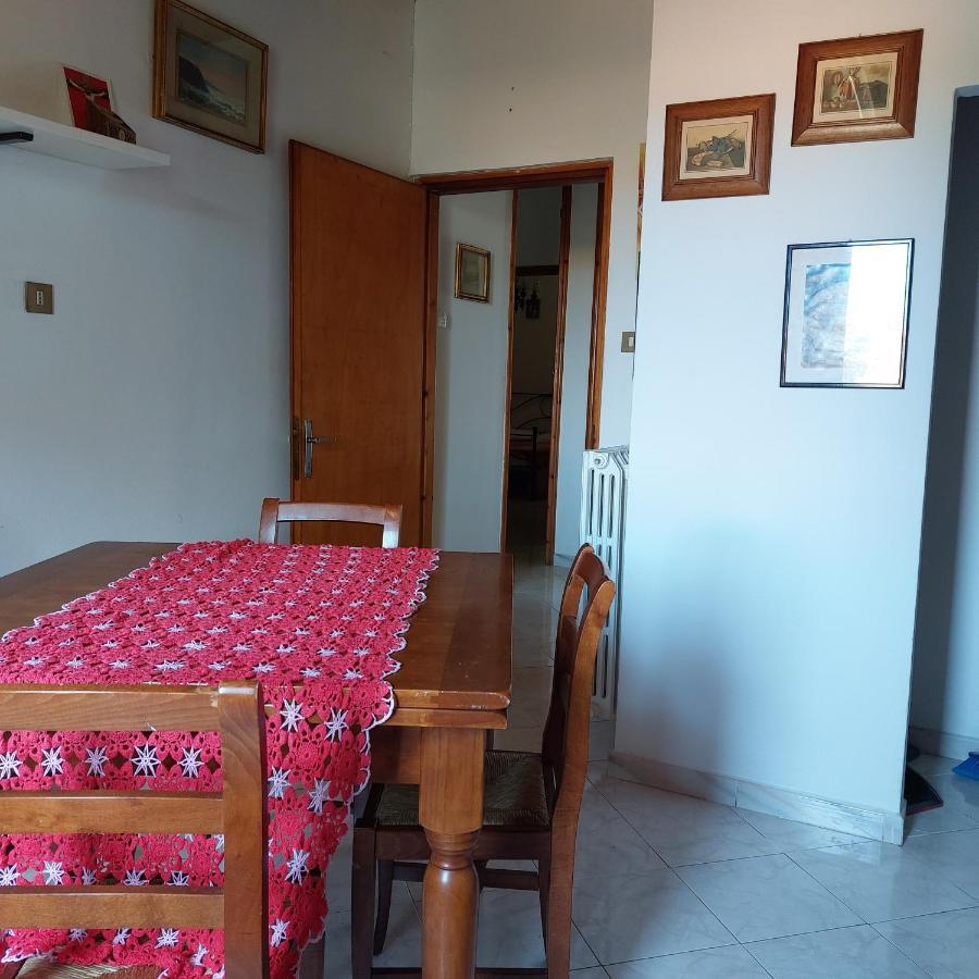 Appartamento A Due Passi Dal Mare A Quercianella Buitenkant foto
